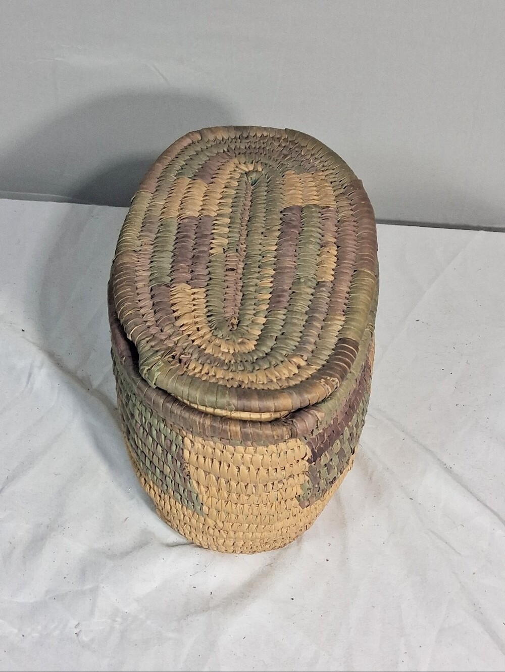 Handweaved Native American Oval Yucca Vintage Lidded Pima/Papago Sewing Basket